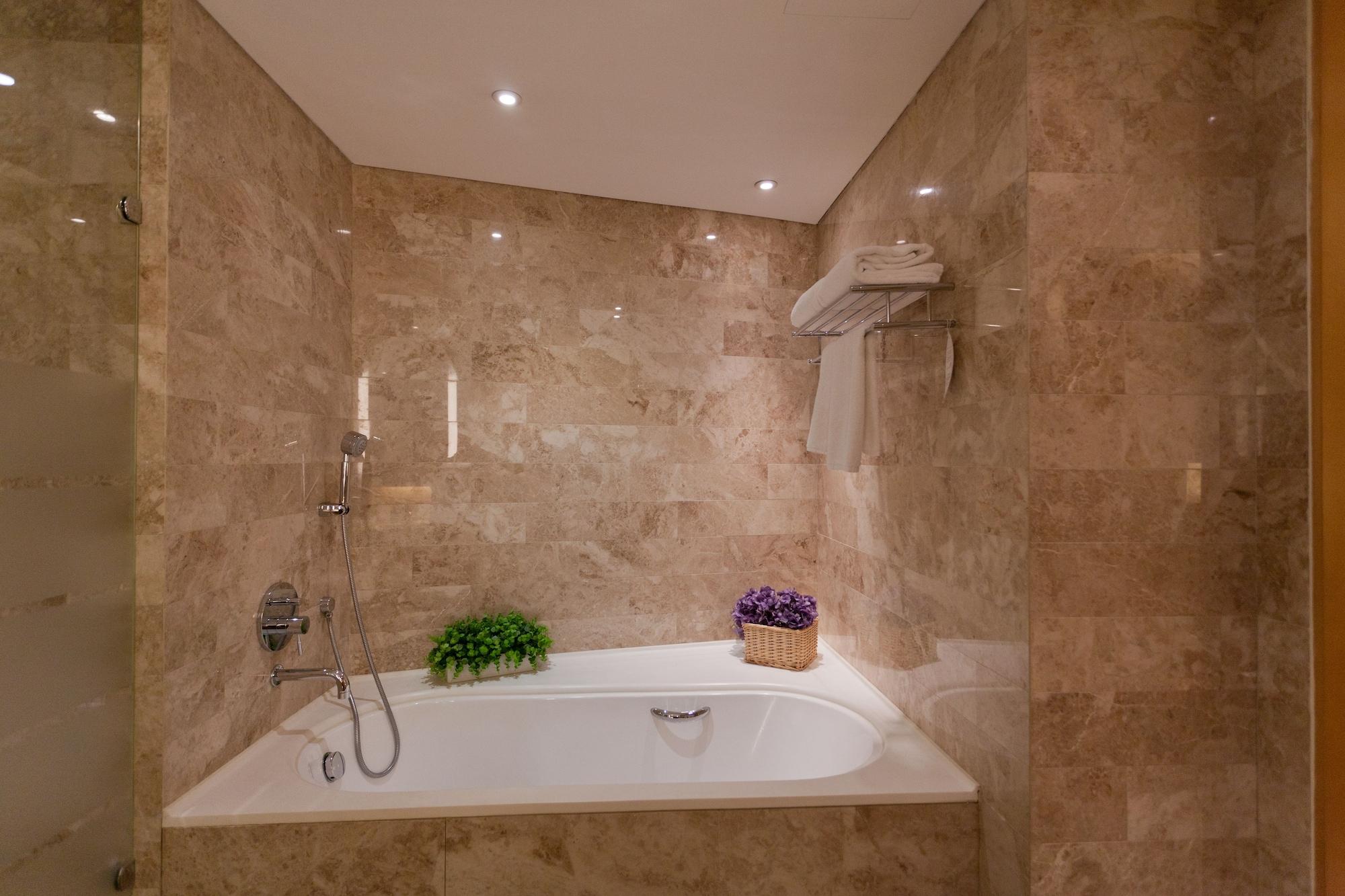 Ascott Raffles *